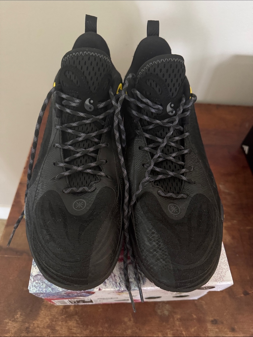 Way of Wade Men’s Basketball On-Court Sneakers in Black